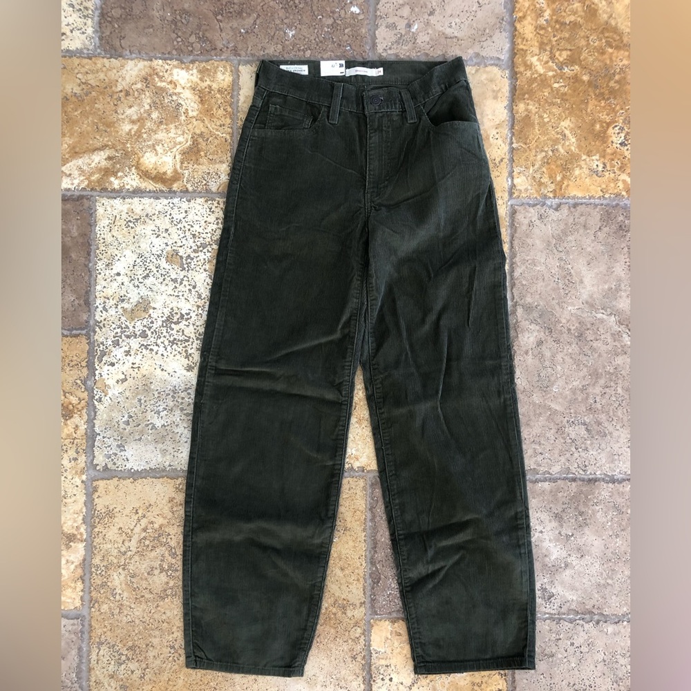LEVIS - NWT BAGGY DAD CORDUROY PANTS + IVY GREEN/WOMENS SIZE 24 ✖️30